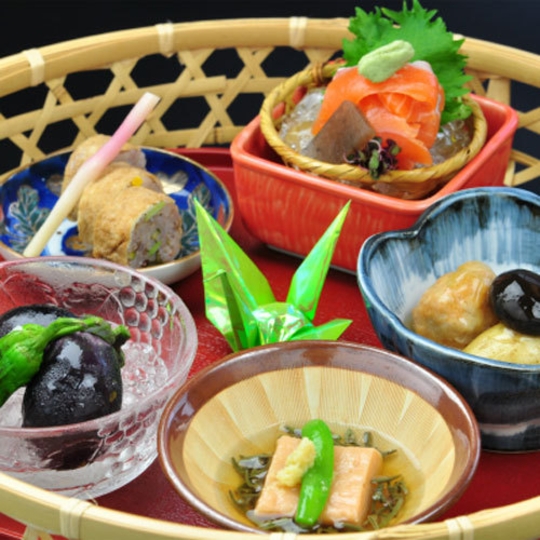 夕食一例(魚沼御膳) 写真提供:楽天トラベル