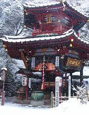 坂東１６番水澤寺　六角堂　（雪の日）
