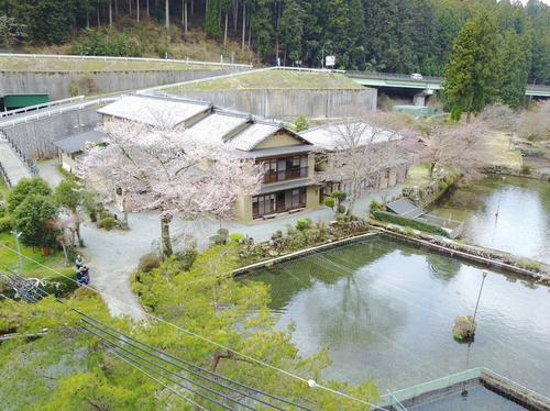 あまご池　高見山荘