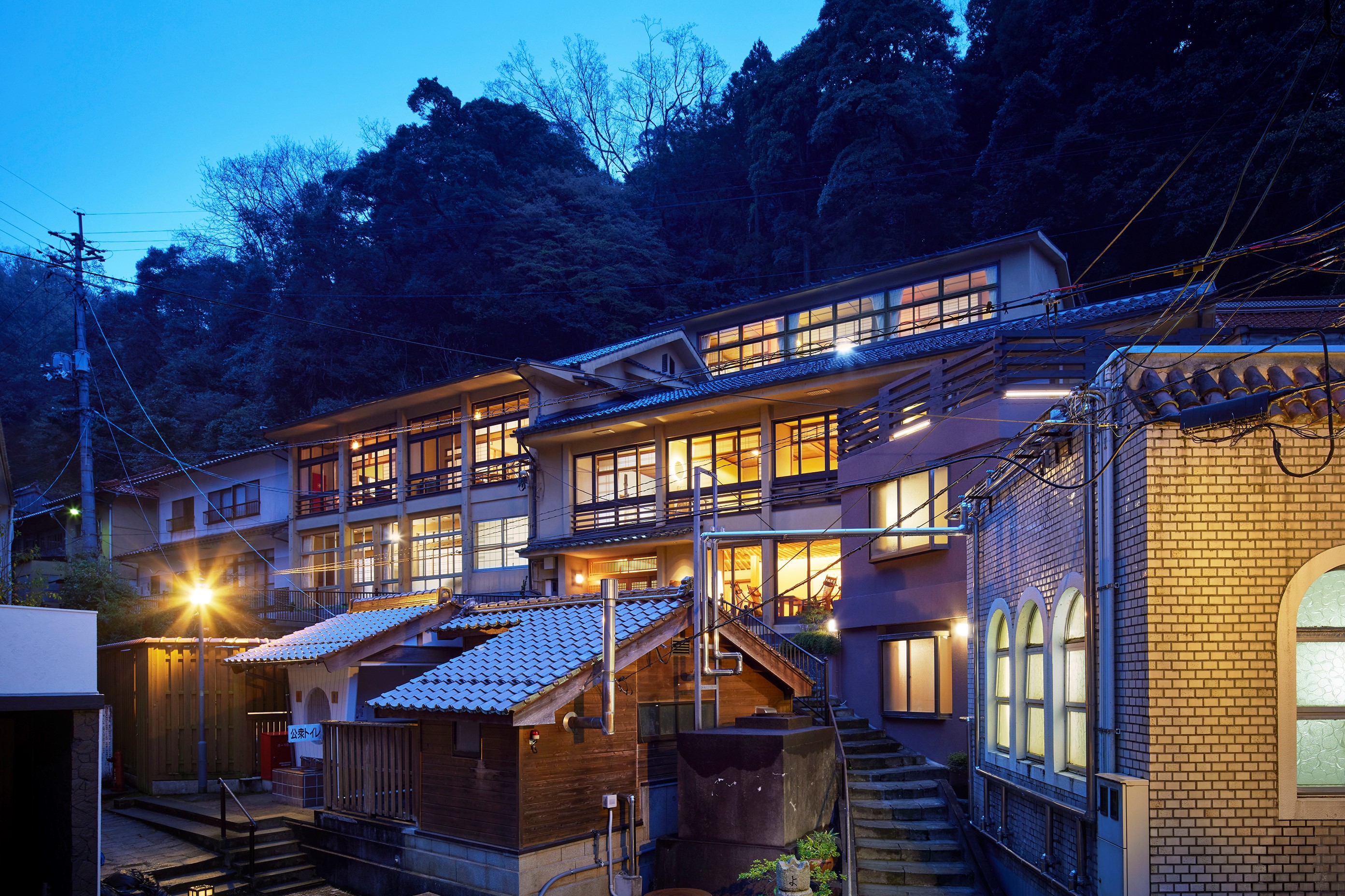 有福温泉 自家源泉の宿・よしだや 施設全景