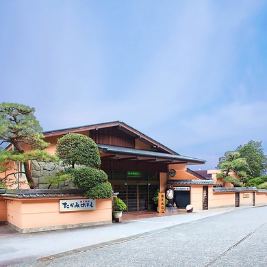 熱川温泉　絶景と露天風呂の宿　たかみホテル 施設全景