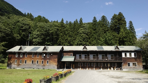 秋山郷結東温泉かたくりの宿 施設全景