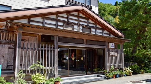 庄川峡 長崎温泉 北原荘 施設全景