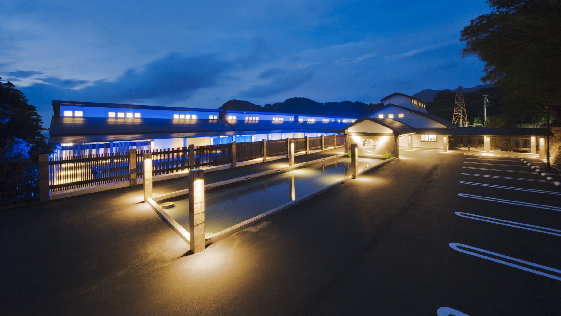 世界遺産 富士山を望む宿 富岳群青 施設全景