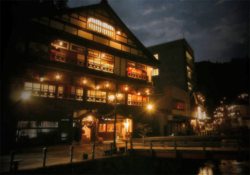 写真:銀山温泉 伝統の宿 古山閣