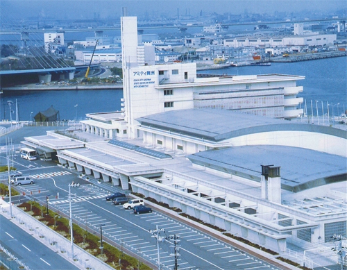 アミティ舞洲（大阪市舞洲障がい者スポーツセンター） 施設全景