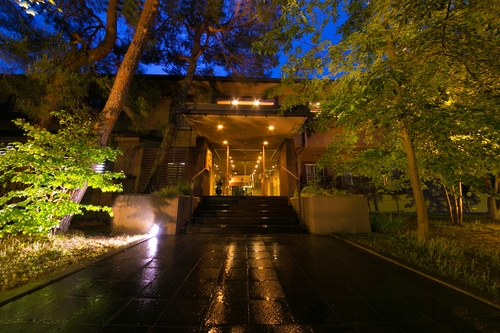 湯の沢温泉 時の宿すみれ 施設全景