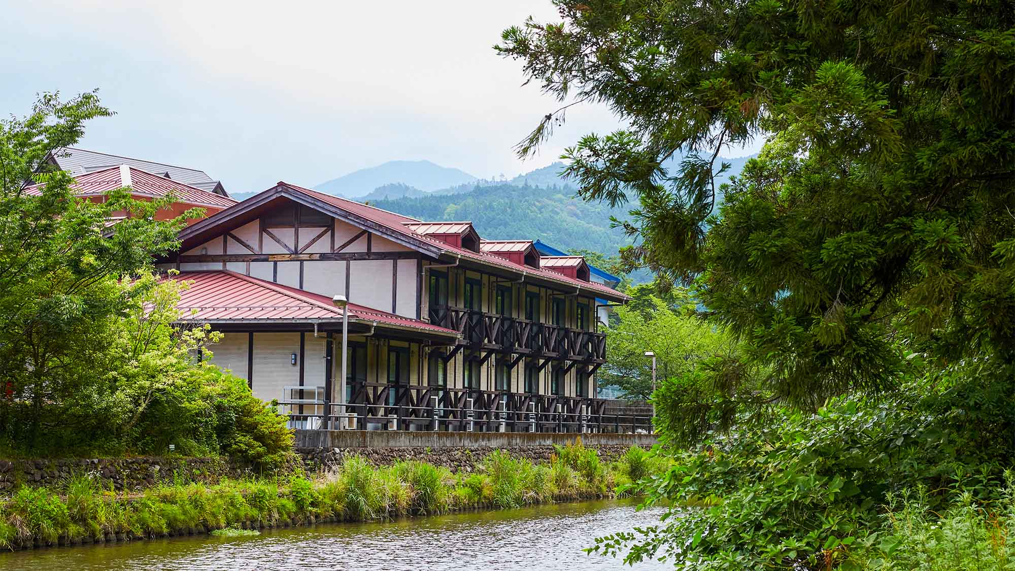 宝泉坊ロッジ 施設全景
