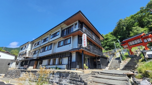 蔵王温泉　えびや旅館 施設全景