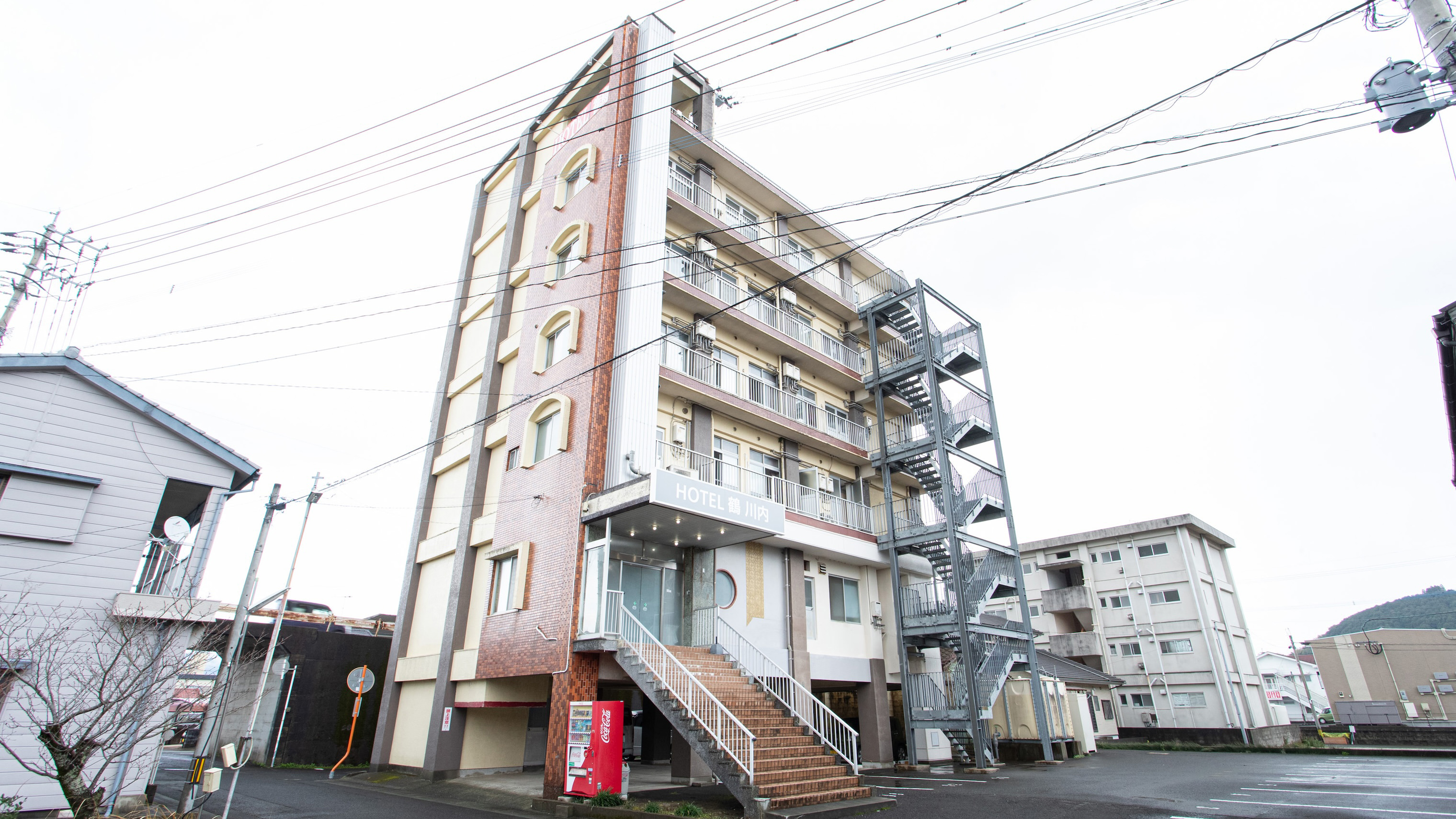 ＨＯＴＥＬ　鶴　川内