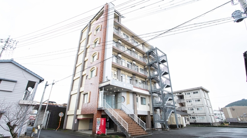 ＨＯＴＥＬ　鶴　川内 施設全景