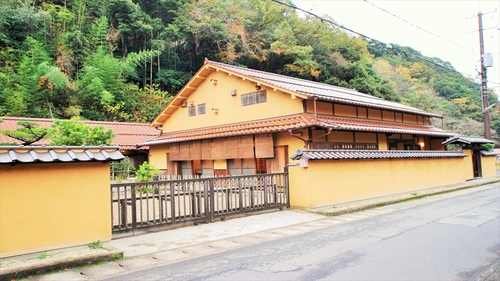 世界遺産　石見銀山の宿　ゆずりは 施設全景