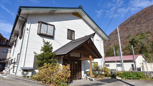 湯野上温泉　まごころの宿　美加登屋 施設全景