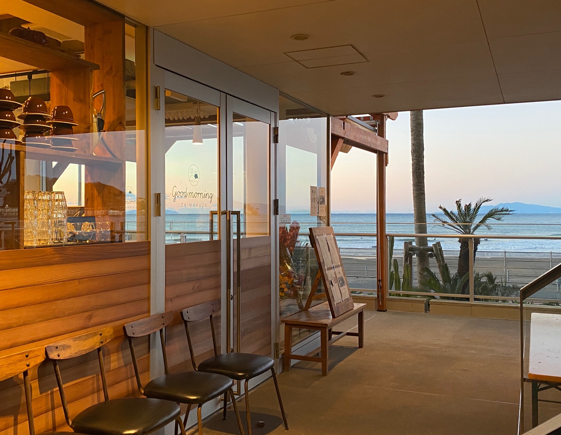 海辺のBed&Breakfast GOOD MORNING ZAIMOKUZA 施設全景