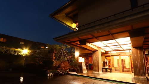 数寄屋風旅館 からさわ 施設全景