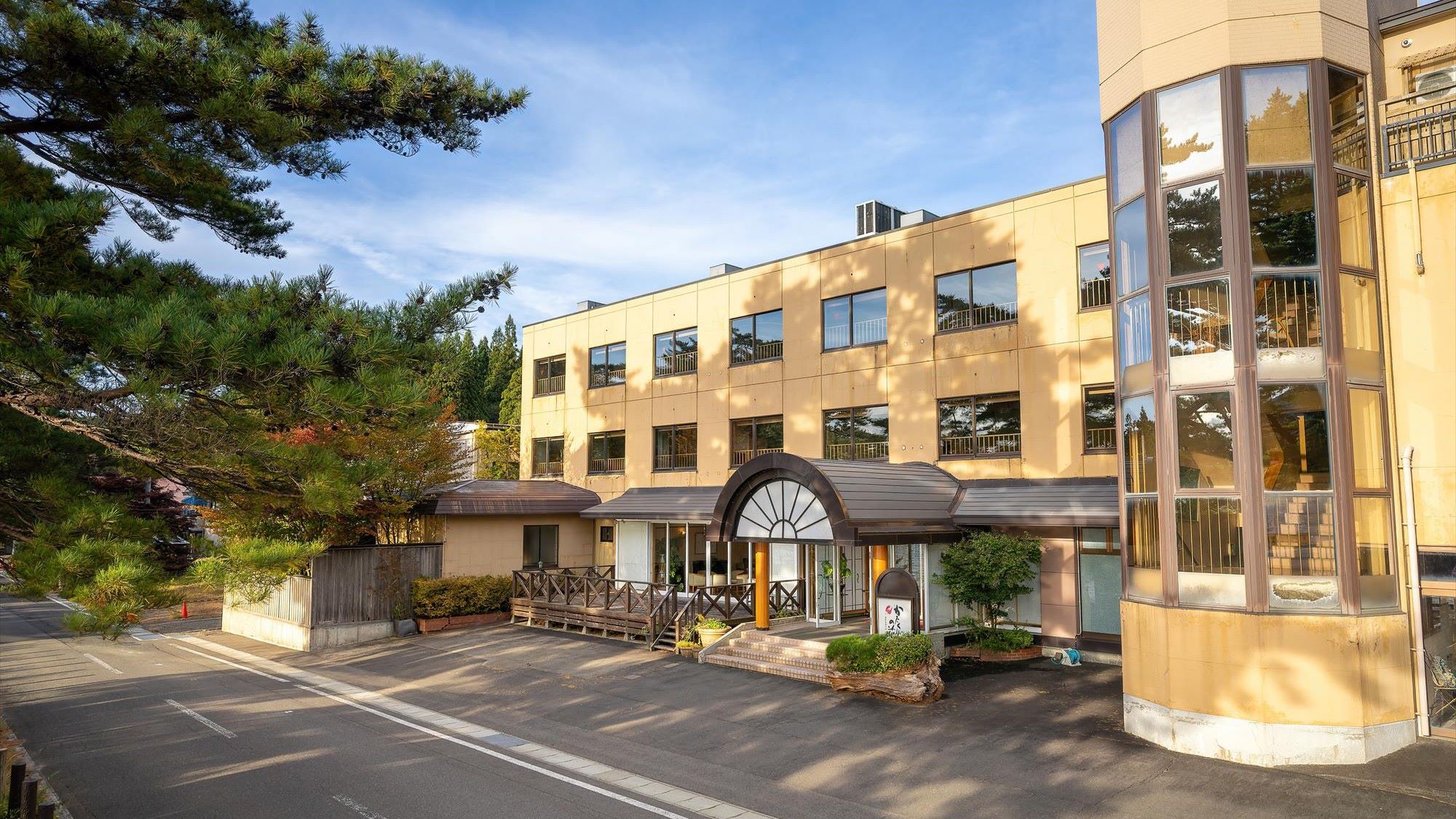 湖畔浪漫の宿 かたくりの花 施設全景