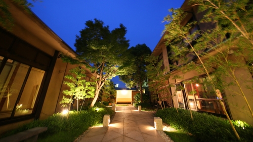 写真:石和名湯館 糸柳