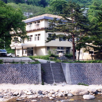 川俣温泉 国民宿舎 渓山荘 施設全景