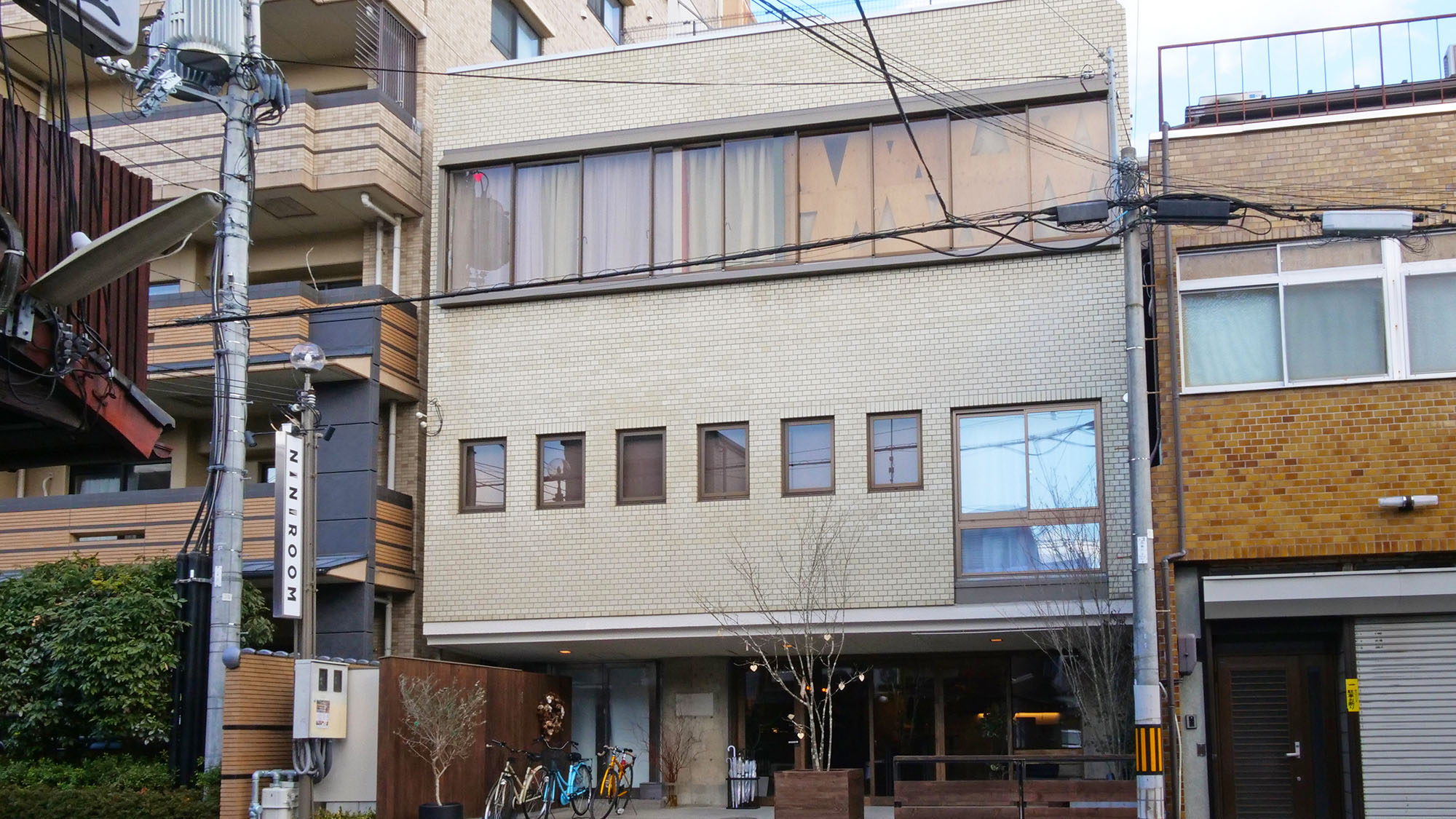 HOSTEL NINIROOM 施設全景