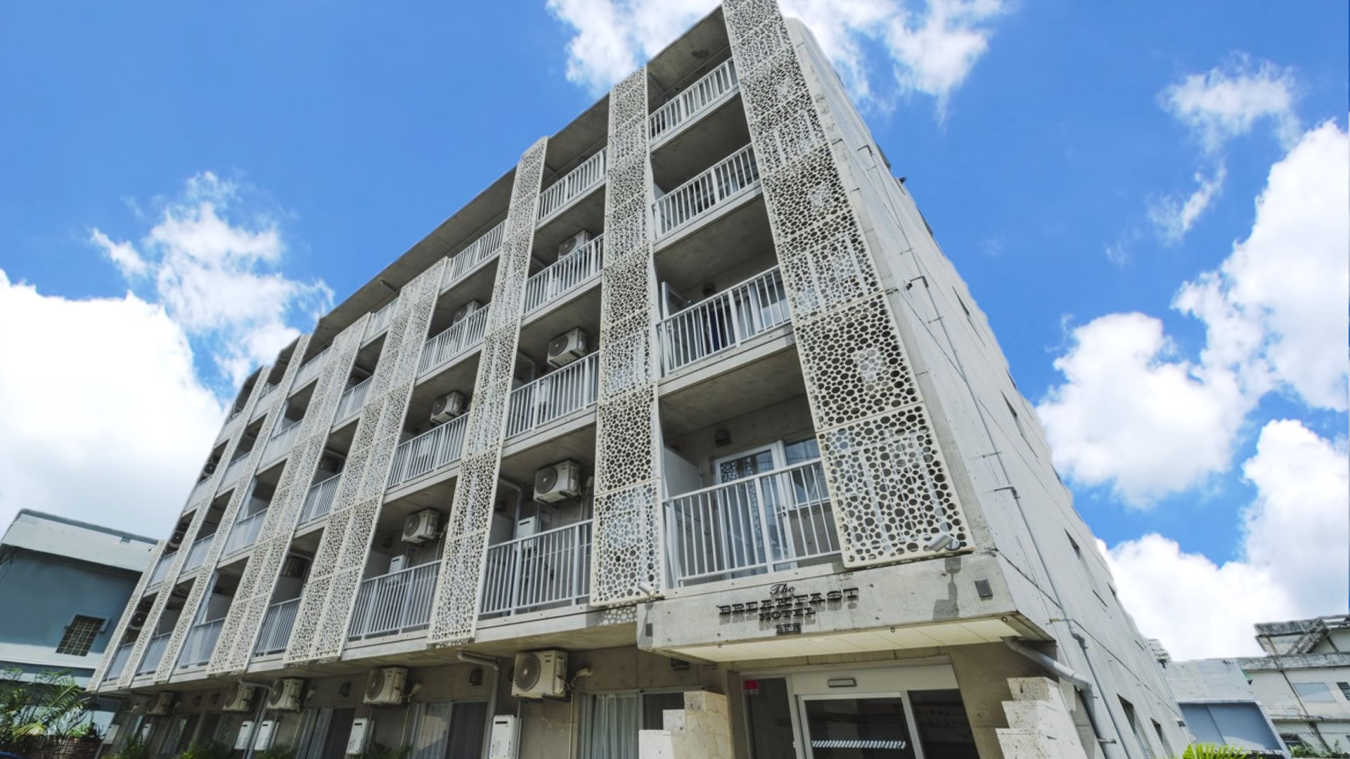 The BREAKFAST HOTEL MARCHE石垣島<石垣島> 施設全景