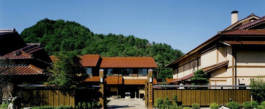 神楽門前湯治村 施設全景
