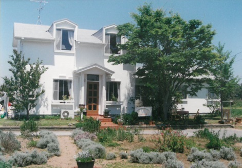 ペンション小さな白い家 施設全景