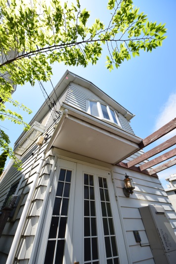 ＧＬＯＣＥ　逗子ビーチハウス｜逗子海岸を一望するゲストハウスで海辺暮らしを体験ペット可&nbsp;施設全景