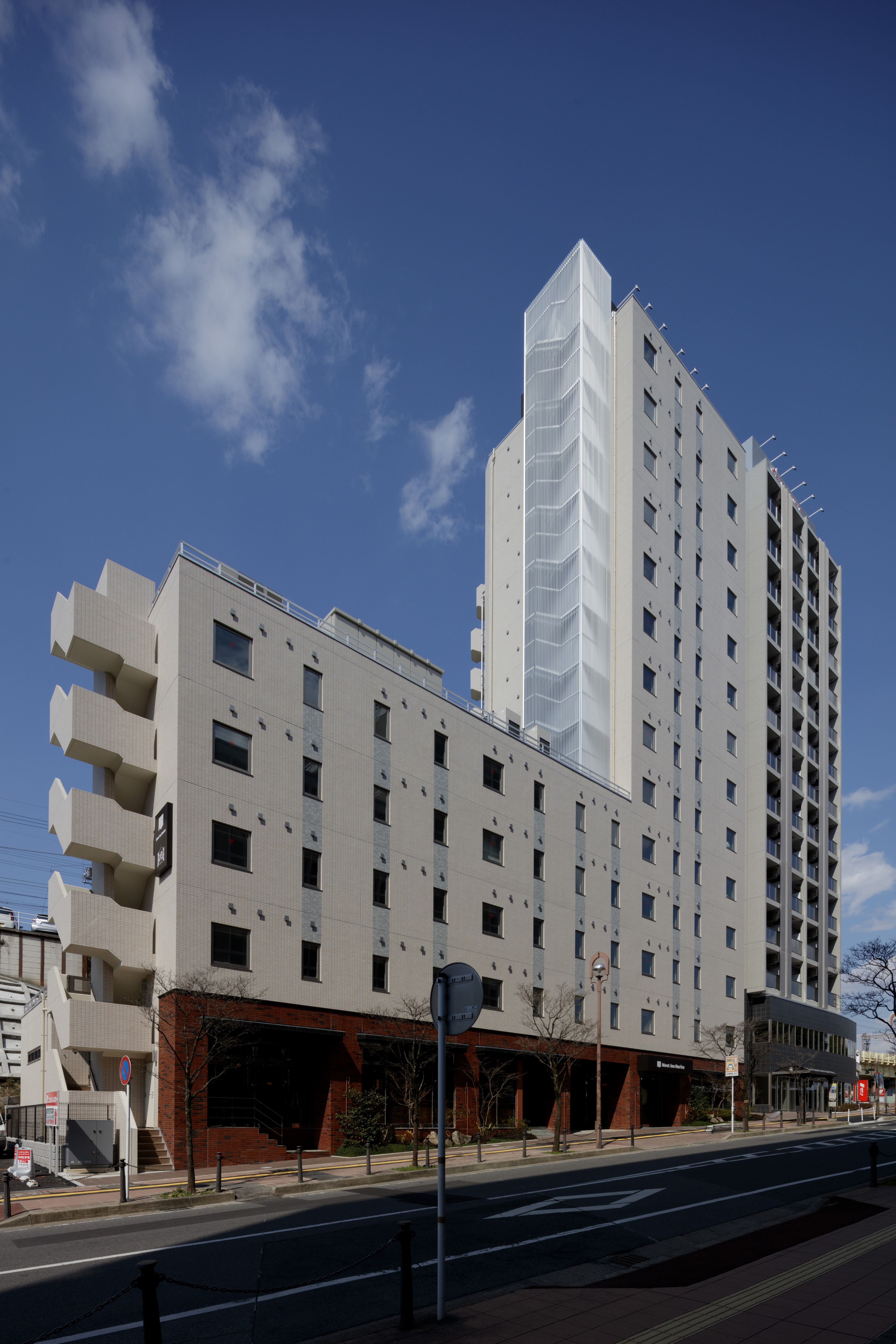 ミートイン成田 施設全景