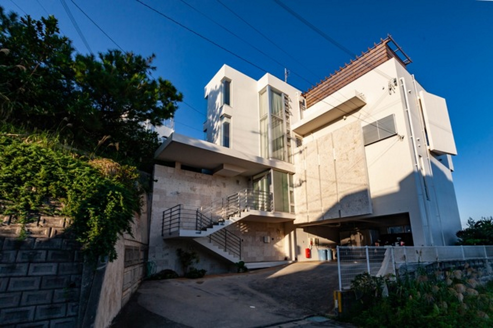 綺麗な海Villa オーシャンビュー〜広々一軒家貸切300m2沖縄