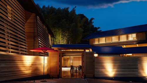 写真:葛城 琴の庭