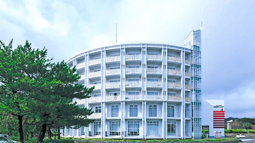 ホテルエリアワンＫＯＳＨＩＫＩ　ＩＳＬＡＮＤ（ホテルエリアワングループ）＜甑島・上甑島＞ 施設全景