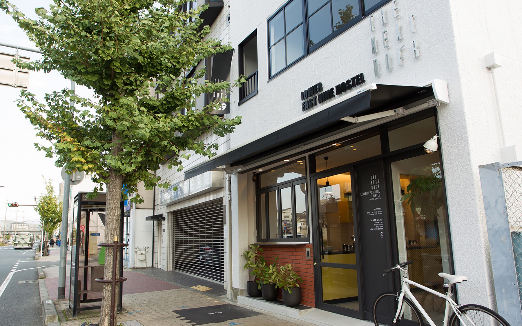 THE NEXT DOOR 施設全景