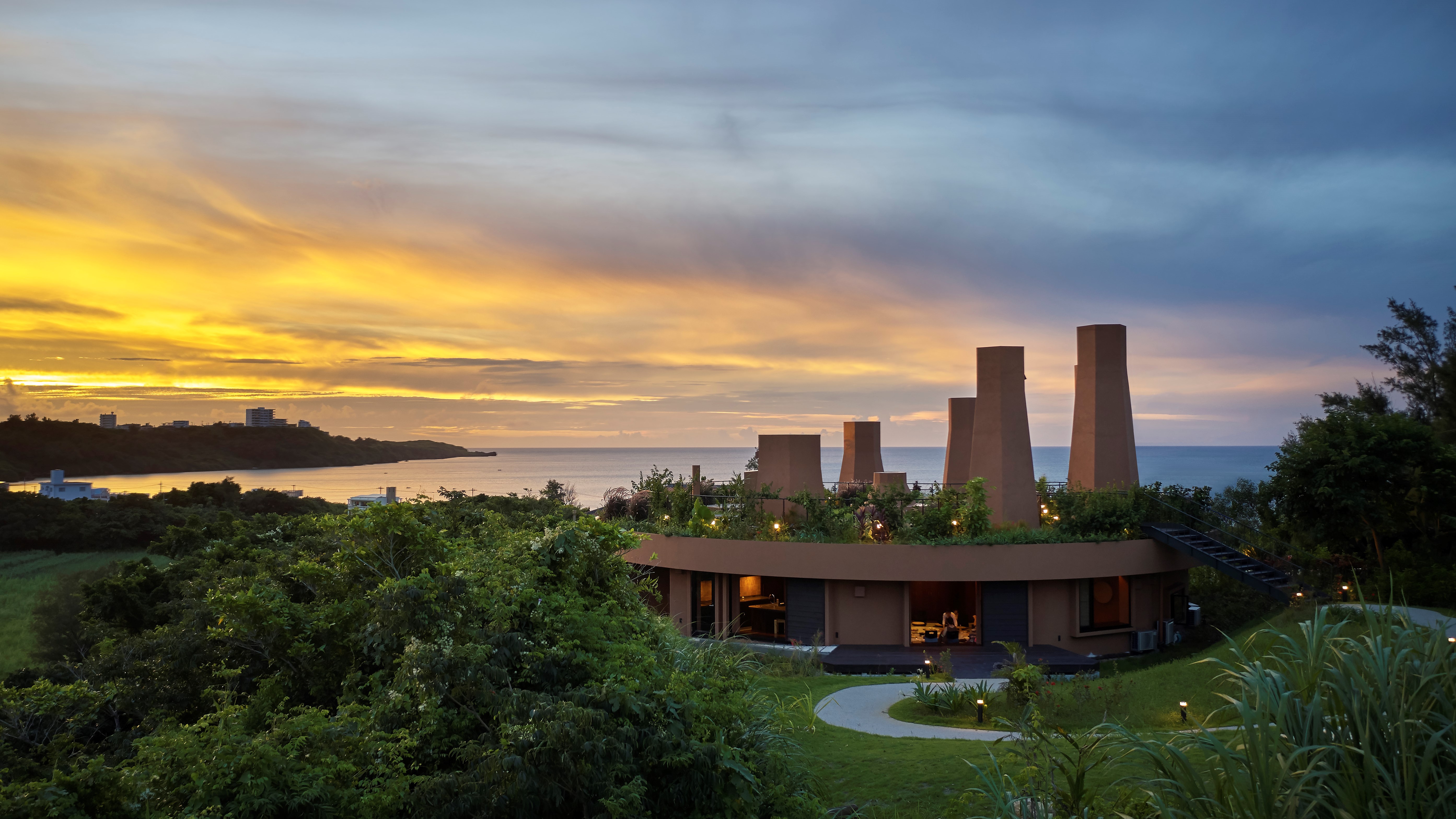 青と碧と白と沖縄 施設全景