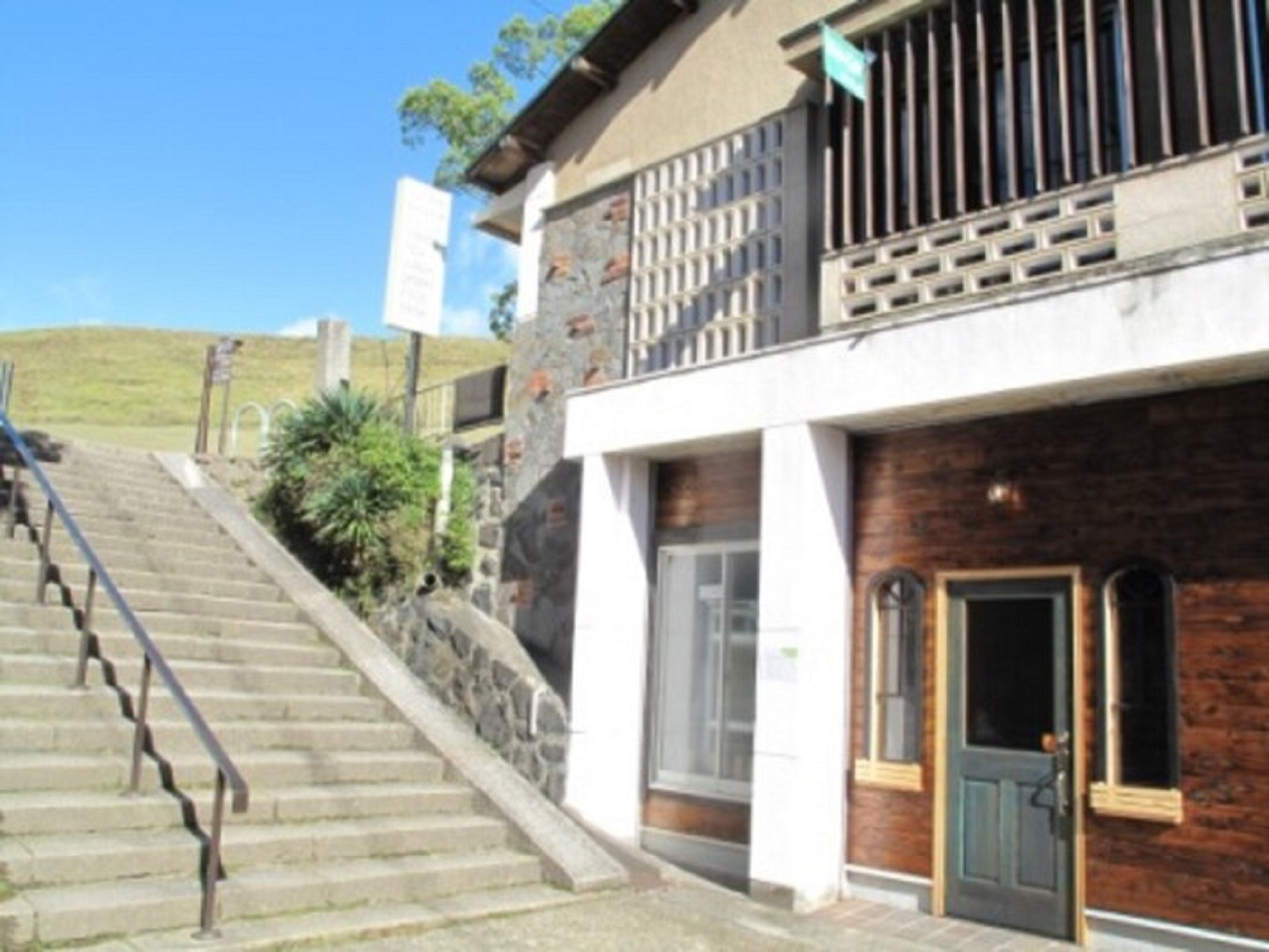 Mountain Home Lodge in Deer Park 施設全景