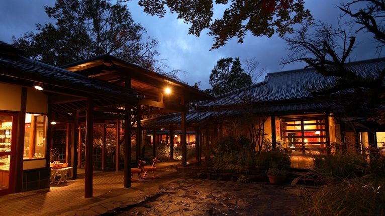 由布院　玉の湯 施設全景