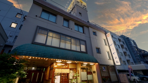 やまや新館 施設全景