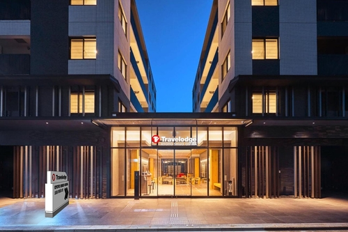 トラベロッジ京都四条大宮 施設全景