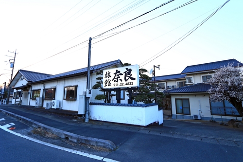 レトロな食堂を営む　奈良旅館 施設全景