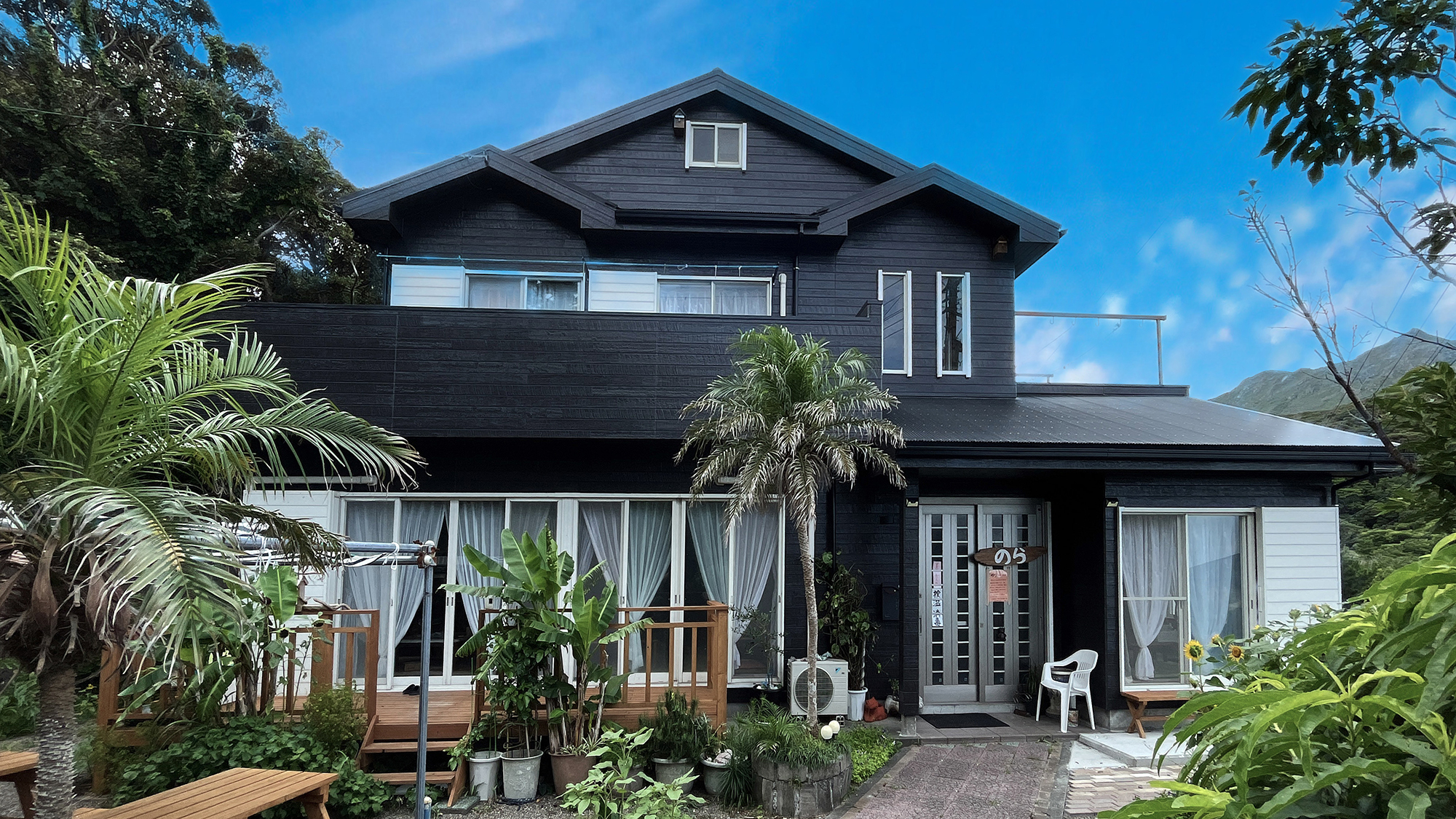 Oyado&Cafeのら<神津島> 施設全景