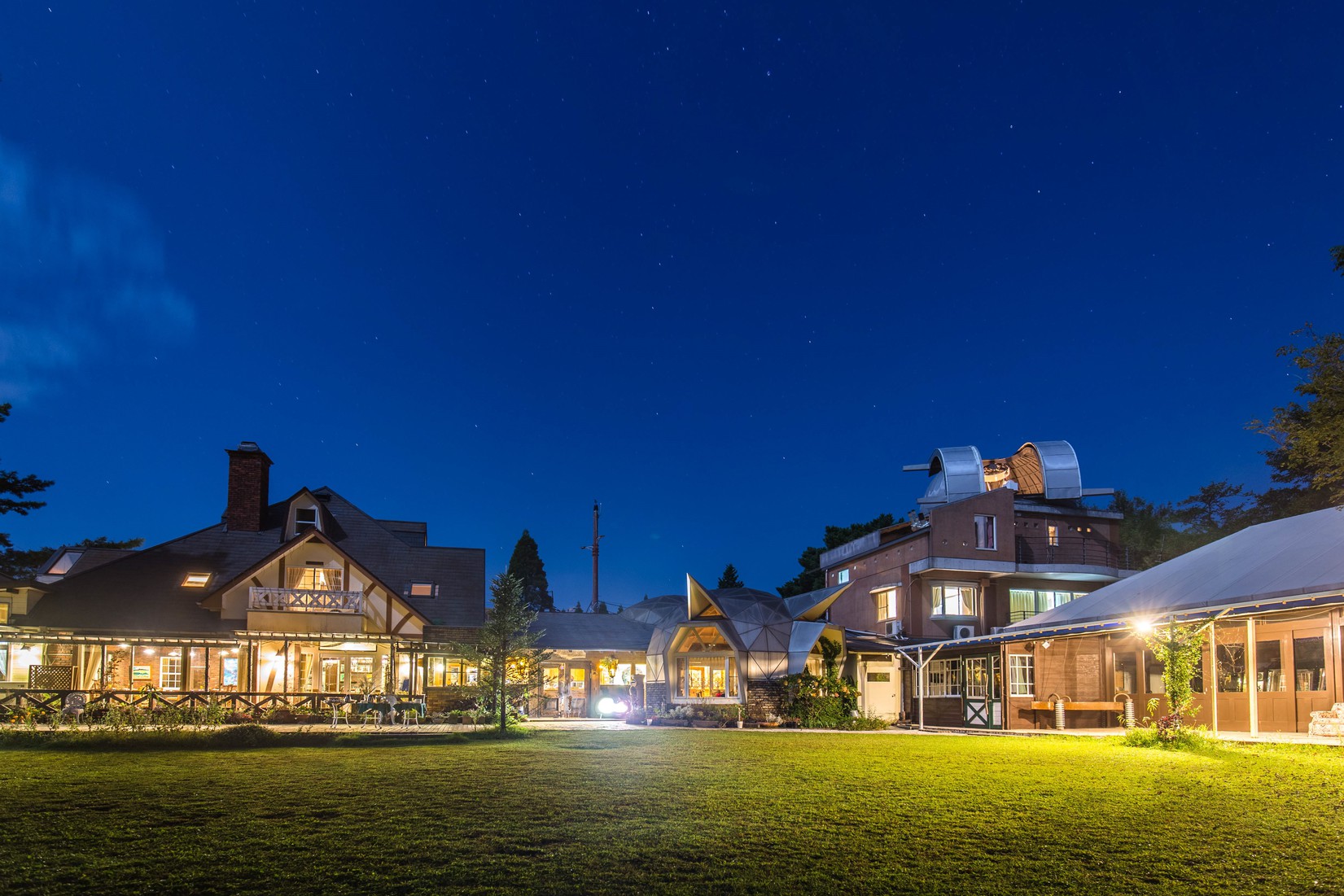 オーベルジュ「森のアトリエ」 南阿蘇ルナ天文台 施設全景