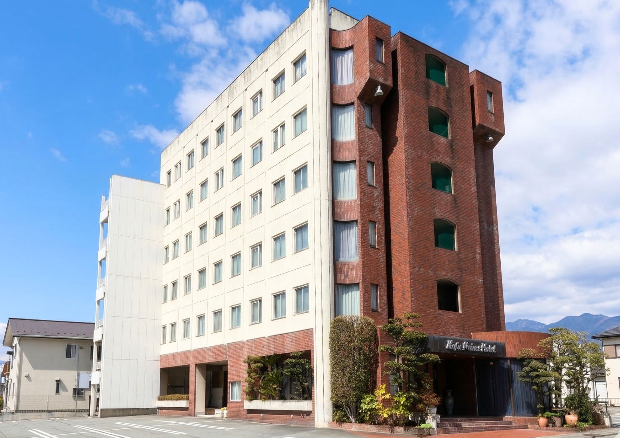 甲府プリンスホテル 朝日館 施設全景