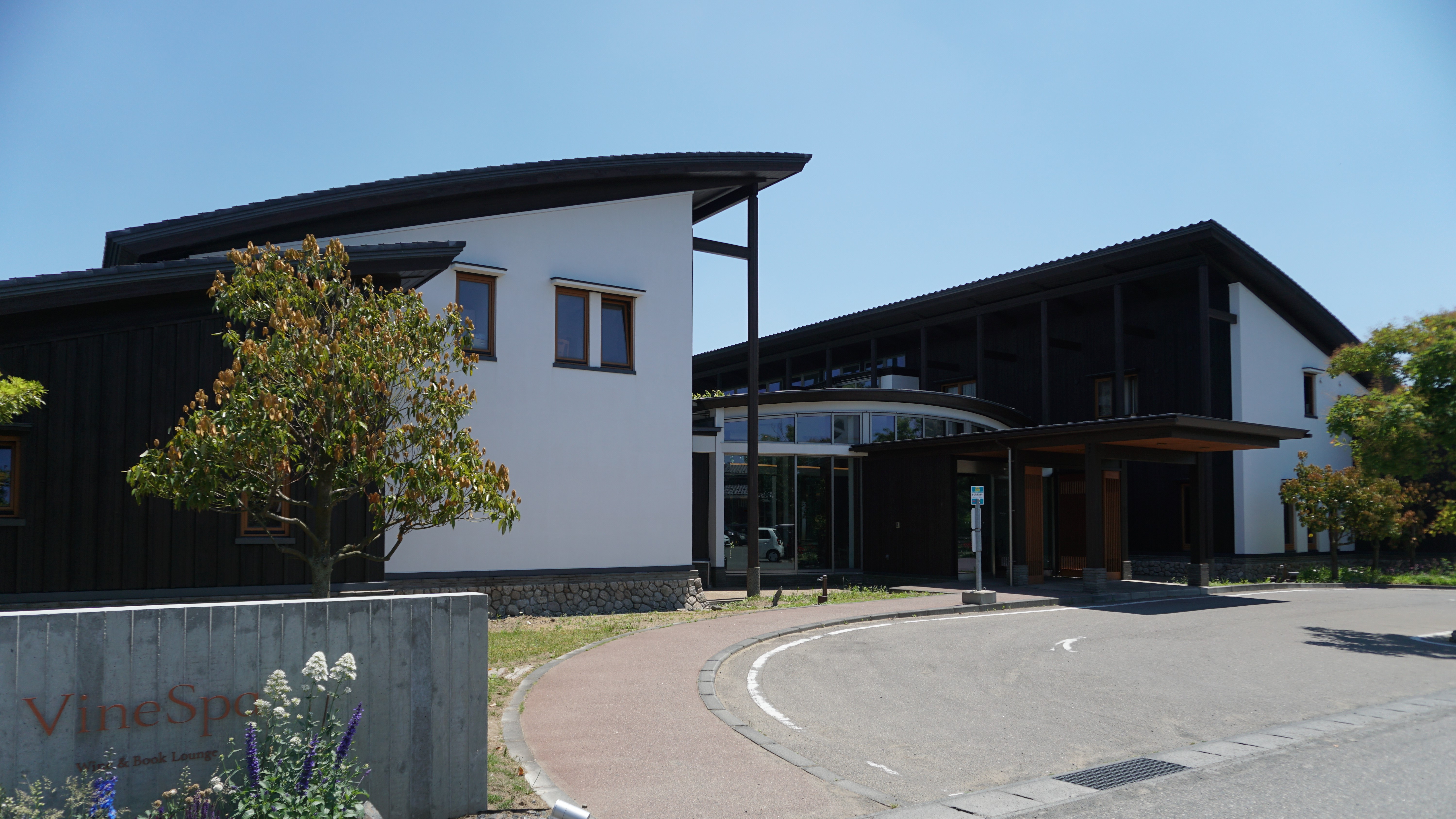 カーブドッチヴィネスパ 施設全景