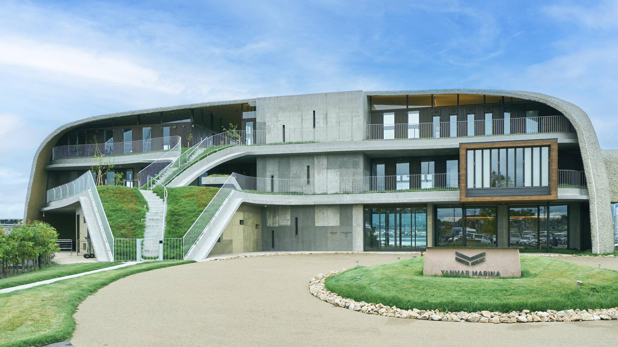 YANMAR SUNSET MARINA CLUBHOUSE&HOTEL 施設全景