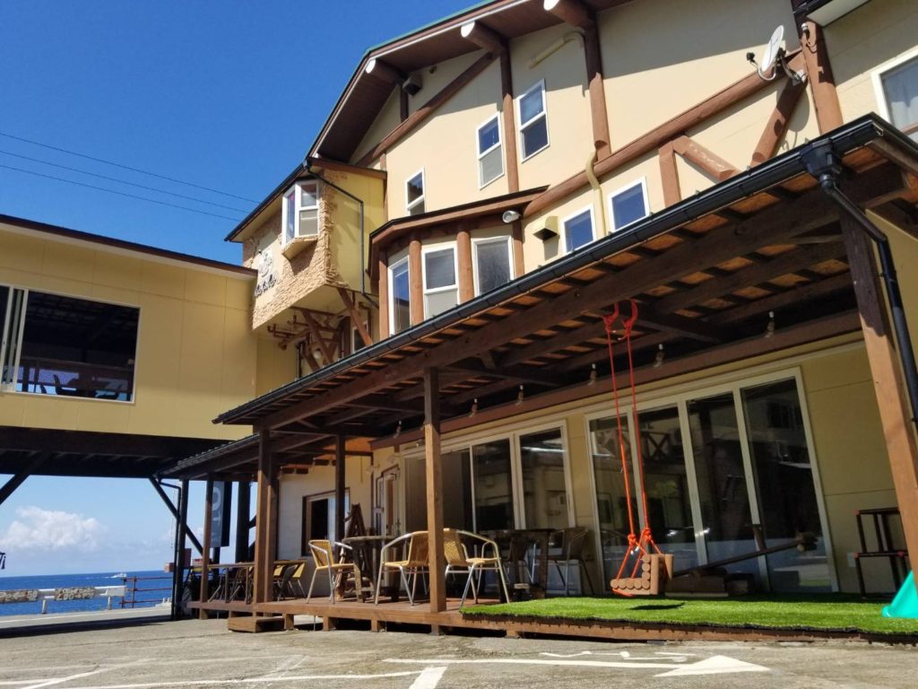 全4室 海辺の小さな温泉宿 えちぜん丸太屋 施設全景