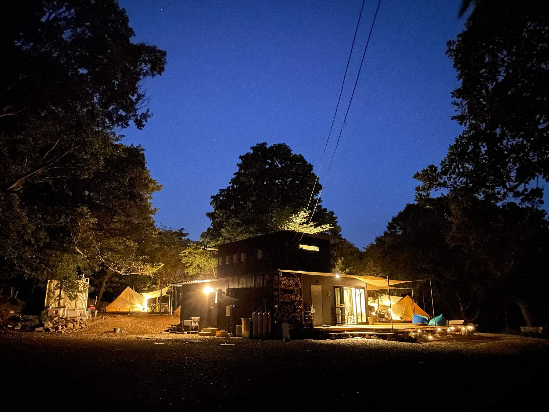 クスクスグランピング真鶴 施設全景