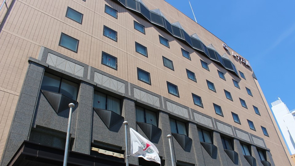 ホテル ルブラ王山 施設全景