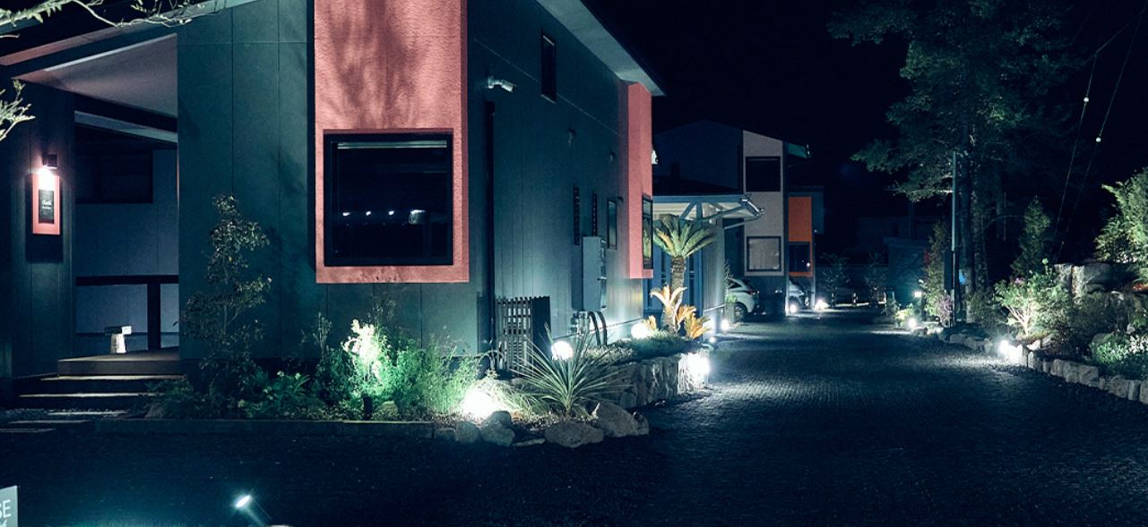 ＴＨＥ　ＲＯＳＥ　ＶＩＬＬＡＧＥ