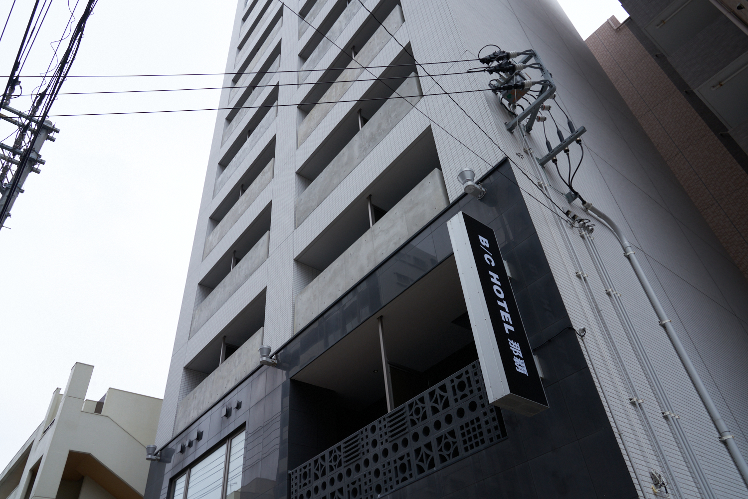 B/C HOTEL 那覇 レンタカー付ホテル 施設全景