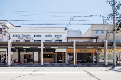 茅家-KAYA- 飛騨高山をもっとスマートに、シンプルに遊ぼう! 施設全景