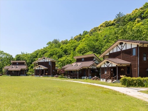 湖畔の宿 緑水園 虹の村コテージ(南部町バンガロー) 施設全景